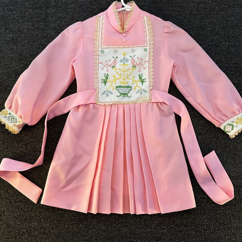 Designers Collection Vintage Pink Cross Stitch Dress Girls 7 Pink Good Pleated
